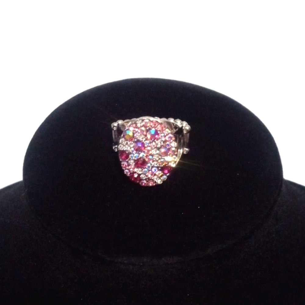 ELEGANT OVAL SILVER AND PINK CRYSTAL RHINESTONE RING NWOT